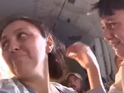צבא עיראק חילץ כ-20 מבני המיעוט היזידי באזור הר סינג'אר שבצפון המדינה (צילום מסך , מתוך CNN) צבא עיראק חילץ כ-20 מבני המיעוט היזידי באזור הר סינג'אר שבצפון המדינה (צילום מסך , מתוך CNN)