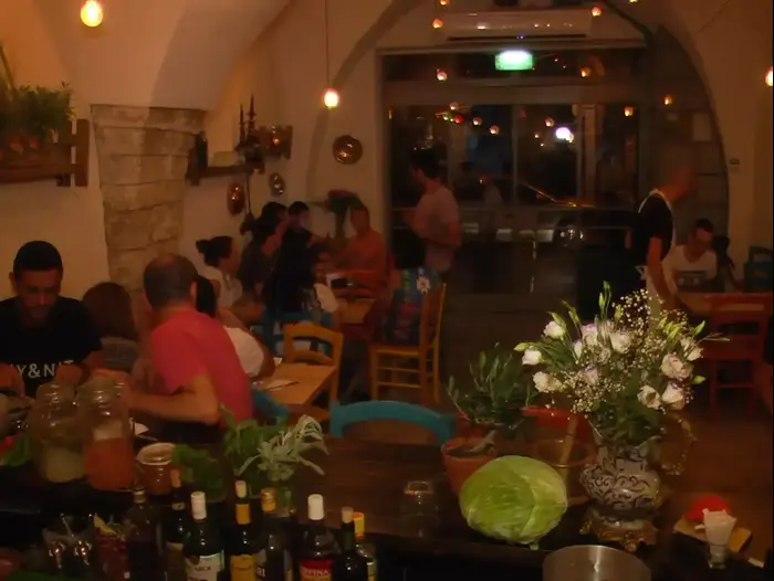חאן מנולי (עידו שחם) חאן מנולי (עידו שחם)