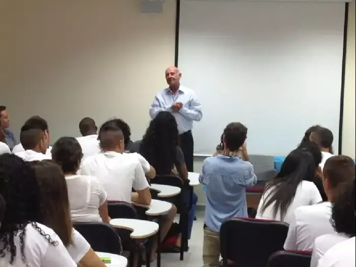 שר המדע יעקב פרי מעביר שיעור בענייני ביטחון בתיכון שקמה במועצת חוף אשקלון. 1 בספטמבר 2014 (מערכת וואלה! NEWS , דוברות המועצה האזורית חוף אשקלון) שר המדע יעקב פרי מעביר שיעור בענייני ביטחון בתיכון שקמה במועצת חוף אשקלון. 1 בספטמבר 2014 (מערכת וואלה! NEWS , דוברות המועצה האזורית חוף אשקלון)