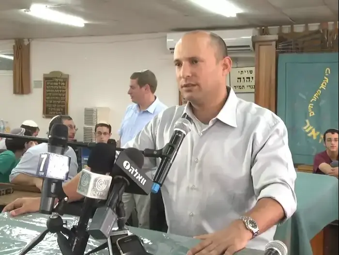 נפתלי בנט בישיבת הנערים שנרצחו: "סמל העם היהודי" (עומר מירון)