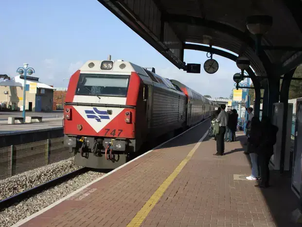 רכבת ישראל בתחנה (שלומי גבאי) רכבת ישראל בתחנה (שלומי גבאי)