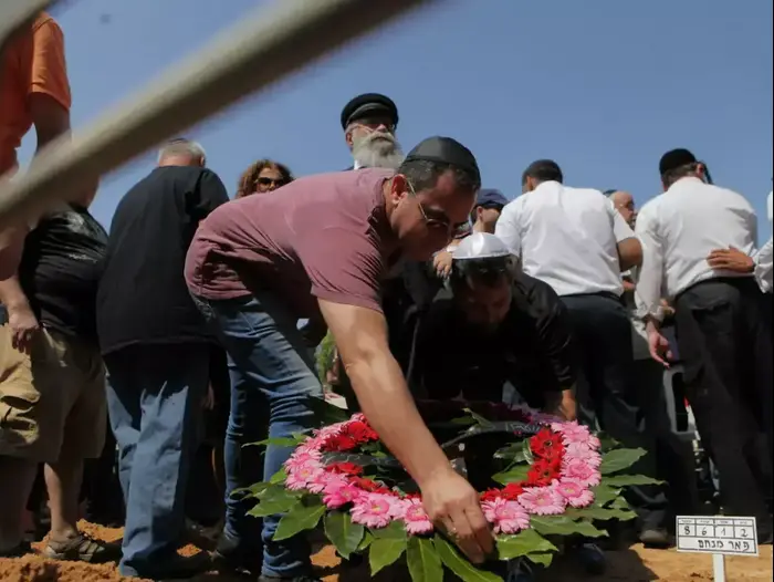 לוויה מני פאר (דרור עינב) לוויה מני פאר (דרור עינב)