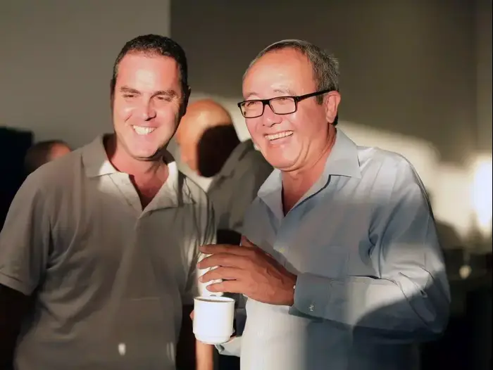 צ'ייני + גולן בר יוסף (יח"צ , אלוני מור) צ'ייני + גולן בר יוסף (יח"צ , אלוני מור)