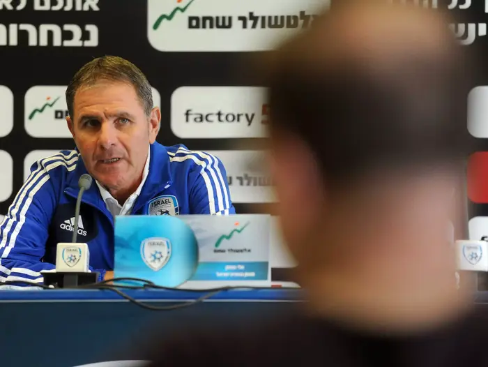 אלי גוטמן מאמן נבחרת ישראל (ברני ארדוב) אלי גוטמן מאמן נבחרת ישראל (ברני ארדוב)