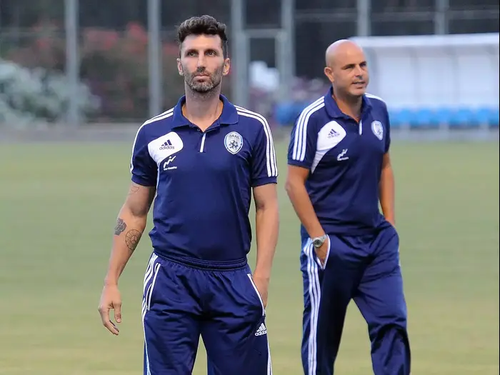 אריק בנאדו יוסי אבוקסיס עוזרי מאמן נבחרת ישראל (ברני ארדוב) אריק בנאדו יוסי אבוקסיס עוזרי מאמן נבחרת ישראל (ברני ארדוב)