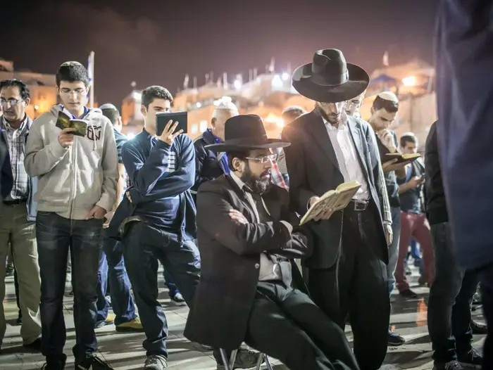 סליחות בכותל תשע"ה (נועם מושקוביץ) סליחות בכותל תשע"ה (נועם מושקוביץ)