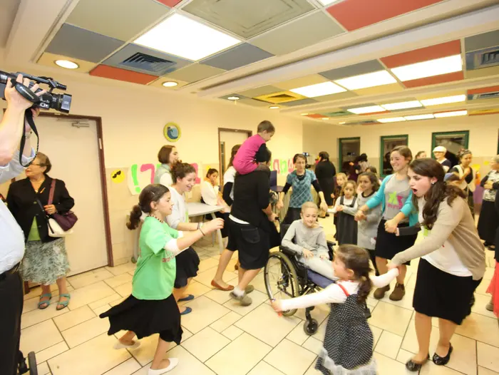 הקפות שניות לילדים חולי סרטן (יח"צ , זכרון מנחם) הקפות שניות לילדים חולי סרטן (יח"צ , זכרון מנחם)