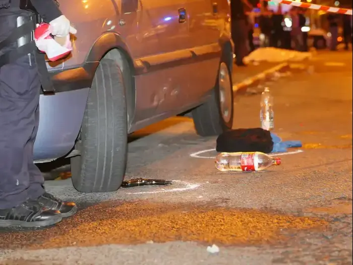 תמונות מזירת הרצח ברחוב המגינים בחיפה 22.10.2014 (ערן גילווארג) תמונות מזירת הרצח ברחוב המגינים בחיפה 22.10.2014 (ערן גילווארג)