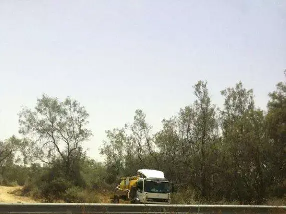 ביובית, משאית לפינוי שפכים, מפנה שפכים אסורים במקום האסור לפי החוק (מערכת וואלה! NEWS) ביובית, משאית לפינוי שפכים, מפנה שפכים אסורים במקום האסור לפי החוק (מערכת וואלה! NEWS)