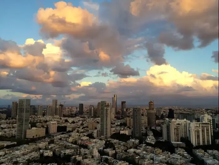 עננים בתל אביב, 31 באוקטובר 2014 (תמונות גולשים , מאה שקל) עננים בתל אביב, 31 באוקטובר 2014 (תמונות גולשים , מאה שקל)