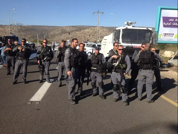כוחות משטרה ומג"ב נערכים להפגנה בכפר כנא 8 בנובמבר 2014 (שלומי גבאי) כוחות משטרה ומג"ב נערכים להפגנה בכפר כנא 8 בנובמבר 2014 (שלומי גבאי)