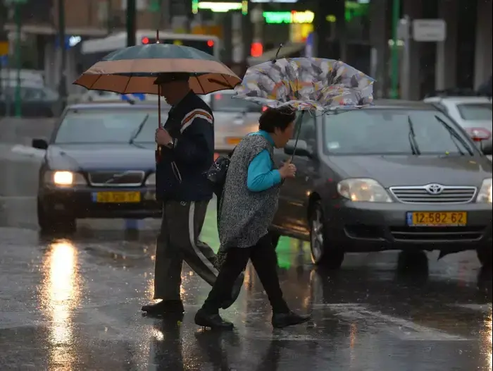 חורף בפתח תקווה, נובמבר 2014 (ראובן קסטרו) חורף בפתח תקווה, נובמבר 2014 (ראובן קסטרו)