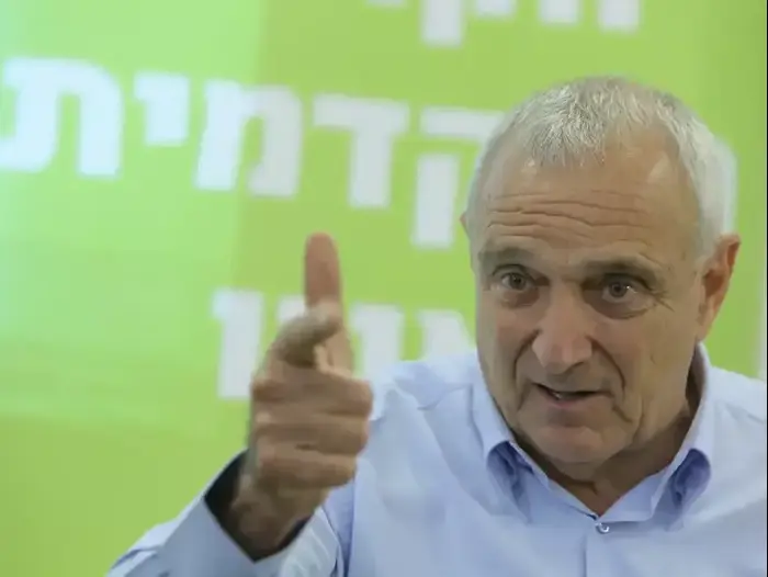 השר לביטחון הפנים יצחק אהרונוביץ' נואם בפני סטודנטים בקריה האקדמית אונו, 4 בדצמבר 2014 (מערכת וואלה! NEWS , אורן כהן) השר לביטחון הפנים יצחק אהרונוביץ' נואם בפני סטודנטים בקריה האקדמית אונו, 4 בדצמבר 2014 (מערכת וואלה! NEWS , אורן כהן)