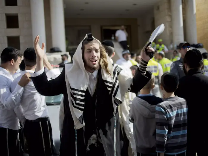 לירן חולצה אפורה - הגרסה החרדית (AP) לירן חולצה אפורה - הגרסה החרדית (AP)