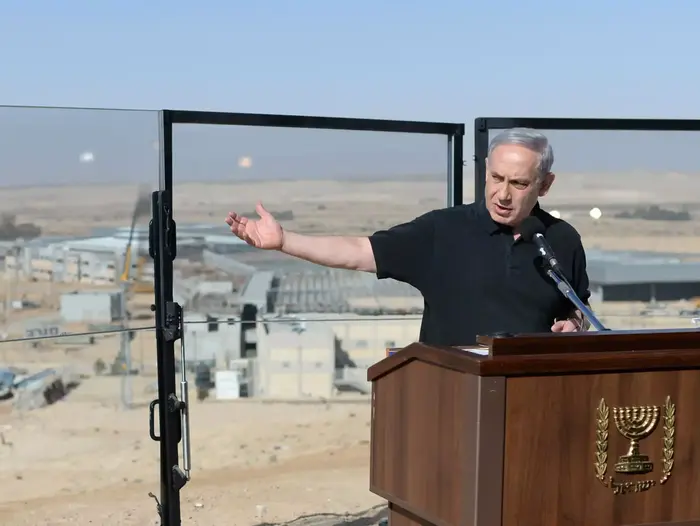 ראש הממשלה בנימין נתניהו ביקר בעיר הבה"דים בנגב (לשכת העיתונות הממשלתית , קובי גדעון) ראש הממשלה בנימין נתניהו ביקר בעיר הבה"דים בנגב (לשכת העיתונות הממשלתית , קובי גדעון)