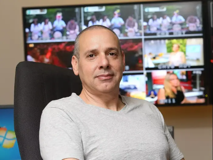 זוהר אלון (מערכת וואלה! NEWS , קובי קנטור)