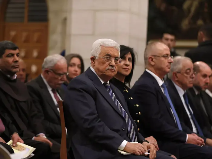 אבו מאזן במיסת חג המולד כנסיית המולד, בית לחם דצמבר 2014 (רויטרס) אבו מאזן במיסת חג המולד כנסיית המולד, בית לחם דצמבר 2014 (רויטרס)