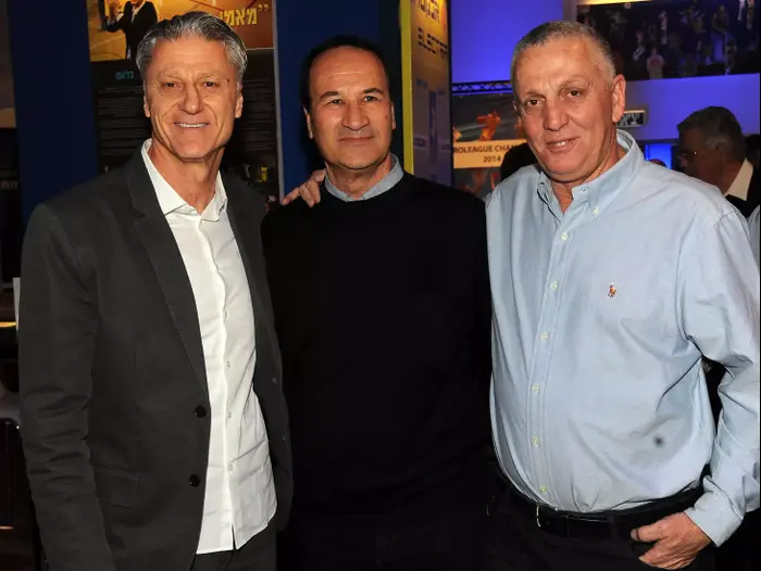 מוטי ארואסטי, טל ברודי, מיקי ברקוביץ' (ברני ארדוב) מוטי ארואסטי, טל ברודי, מיקי ברקוביץ' (ברני ארדוב)