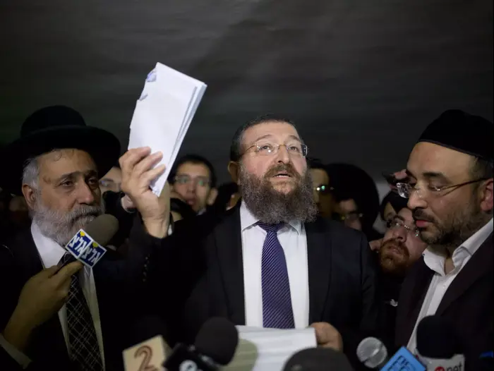 חברי מועצת התורה של ש"ס מצהירים התנגדות להתפטרותו של דרעי (טלי מאייר ) חברי מועצת התורה של ש"ס מצהירים התנגדות להתפטרותו של דרעי (טלי מאייר )