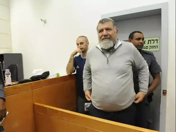גרשון מסיקה ראש מועצה אזורית שומרון בהארכת מעצר, בית משפט השלום, דצמבר 2014. (ראובן קסטרו) גרשון מסיקה ראש מועצה אזורית שומרון בהארכת מעצר, בית משפט השלום, דצמבר 2014. (ראובן קסטרו)