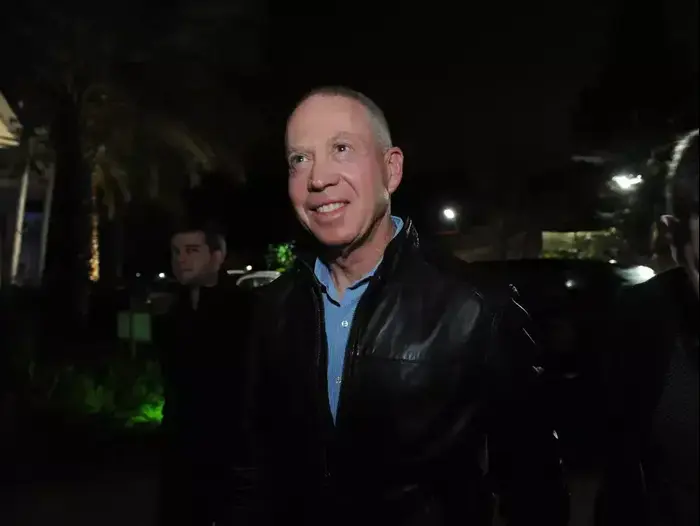 יואב גלנט בכפר המכבייה, מפלגה "כולנו", ינואר 2015 (ראובן קסטרו) יואב גלנט בכפר המכבייה, מפלגה "כולנו", ינואר 2015 (ראובן קסטרו)