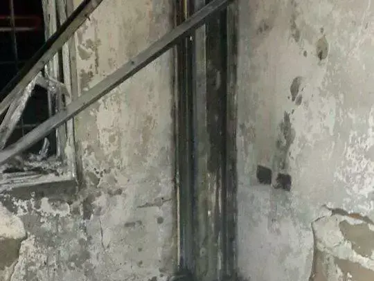 המבנה שהוצת בתל אביב ובו נמצאה גופת אישה (מערכת וואלה! NEWS , דוברות כבאות מחוז תל אביב) המבנה שהוצת בתל אביב ובו נמצאה גופת אישה (מערכת וואלה! NEWS , דוברות כבאות מחוז תל אביב)