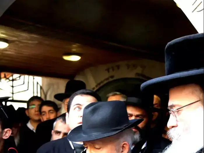 תחילת מסע הלוויה של ארונו של יואב חטאב בבני ברק, ינואר 2015 (מערכת וואלה! NEWS , אבי פלאח)