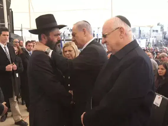 הלוויותיהם של הרוגי הפיגוע בפריז בהר המנוחות בגבעת שאול בירושלים, ינואר 2015 (מערכת וואלה! NEWS , גיל יוחנן) הלוויותיהם של הרוגי הפיגוע בפריז בהר המנוחות בגבעת שאול בירושלים, ינואר 2015 (מערכת וואלה! NEWS , גיל יוחנן)