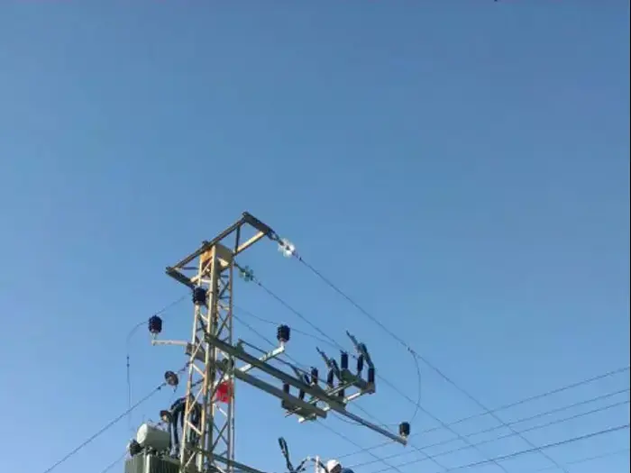 בולען ברחוב הרוגי מלכות בתל אביב (מערכת וואלה! NEWS , כיבוי אש תל אביב) בולען ברחוב הרוגי מלכות בתל אביב (מערכת וואלה! NEWS , כיבוי אש תל אביב)