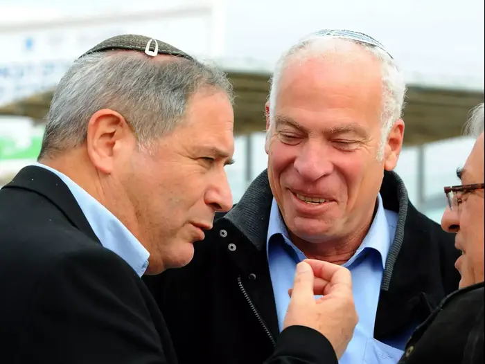 בנצי ליברמן (ראובן קסטרו) בנצי ליברמן (ראובן קסטרו)