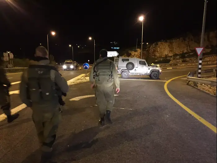 חיילים במחסום בכביש הצפון (ג'יליס) חיילים במחסום בכביש הצפון (ג'יליס)