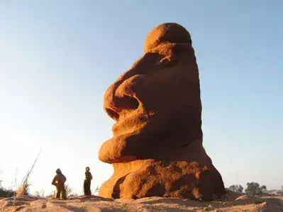 הזזת פסל אמיליו מוגילנר (יח"צ) הזזת פסל אמיליו מוגילנר (יח"צ)