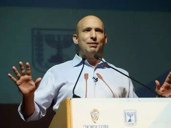 יו"ר הבית היהודי נפתלי בנט בכנס ראשי המפלגות באוניברסיטת תל אביב. פברואר 2015 (יותם רונן) יו"ר הבית היהודי נפתלי בנט בכנס ראשי המפלגות באוניברסיטת תל אביב. פברואר 2015 (יותם רונן)