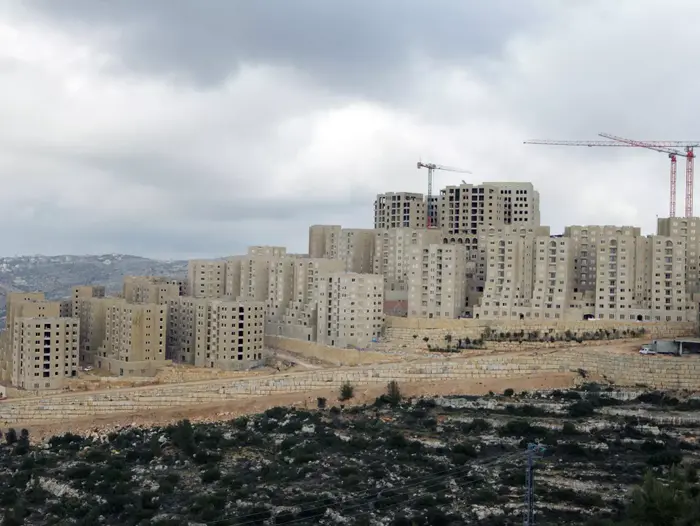בנייה ברוואבי העיר המתוכננת הראשונה שאי-פעם נבנתה ברשות הפלסטינית, שומרון. פברואר 2015 (דרור עינב) בנייה ברוואבי העיר המתוכננת הראשונה שאי-פעם נבנתה ברשות הפלסטינית, שומרון. פברואר 2015 (דרור עינב)