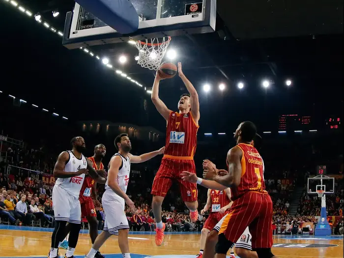 שחקן גלאטסראיי זוראן ארצג (GettyImages) שחקן גלאטסראיי זוראן ארצג (GettyImages)