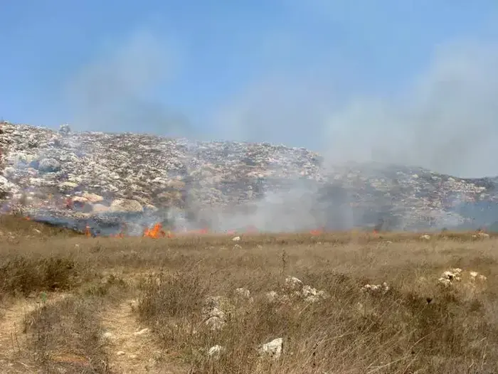 מתנחלים תקפו תושבי פלסטינים תושבי כפר בורין בשנת 2010 והציתו עצי זית (מערכת וואלה! NEWS , יש דין) מתנחלים תקפו תושבי פלסטינים תושבי כפר בורין בשנת 2010 והציתו עצי זית (מערכת וואלה! NEWS , יש דין)