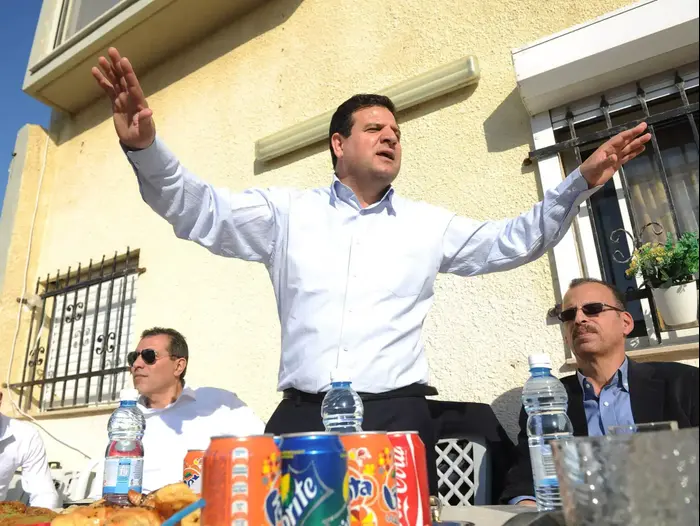 איימן עודה, יו"ר הרשימה המשותפת, בביכור בעכו, מרץ 2015 (ראובן קסטרו) איימן עודה, יו"ר הרשימה המשותפת, בביכור בעכו, מרץ 2015 (ראובן קסטרו)
