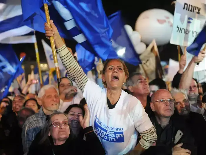 עצרת הימין, כיכר רבין. מרץ 2015 (ראובן קסטרו) עצרת הימין, כיכר רבין. מרץ 2015 (ראובן קסטרו)