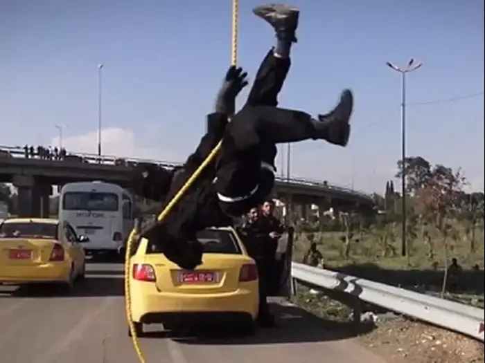 לוחמי דאעש (צילום מסך , דיילי מייל) לוחמי דאעש (צילום מסך , דיילי מייל)