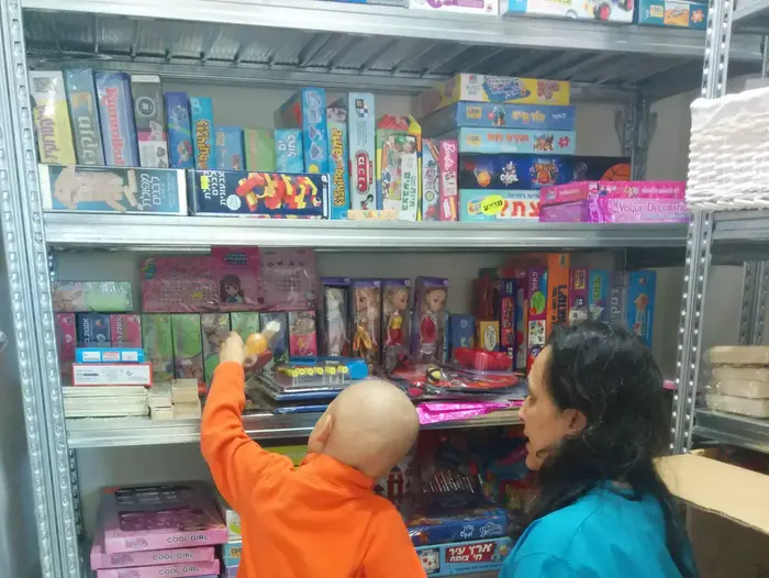 חדר המתנות בבית החולים רמב"ם, מרץ 2015 (יח"צ , בית החולים רמב"ם) חדר המתנות בבית החולים רמב"ם, מרץ 2015 (יח"צ , בית החולים רמב"ם)