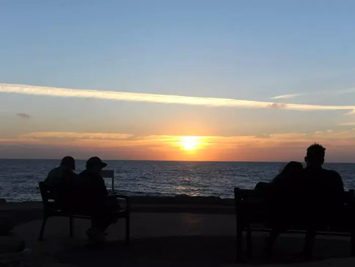 שקיעה בצ'ארלס קלור, אפריל 2015 (ראובן קסטרו) שקיעה בצ'ארלס קלור, אפריל 2015 (ראובן קסטרו)