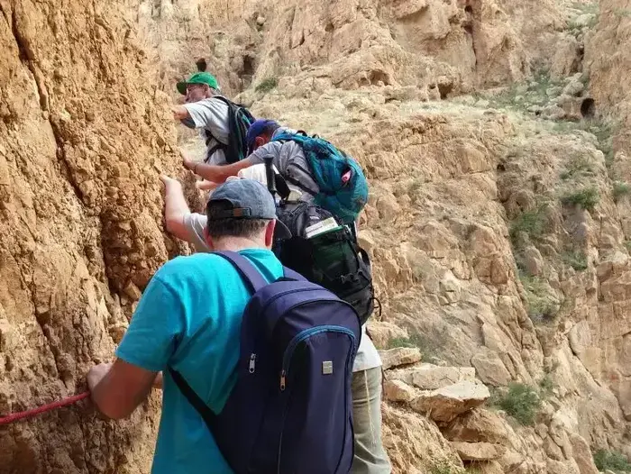 חילוץ בנחל אוג, מדבר יהודה, אפריל 2015 (יח"צ , יחידת חילוץ מגילות מחוז שי) חילוץ בנחל אוג, מדבר יהודה, אפריל 2015 (יח"צ , יחידת חילוץ מגילות מחוז שי)