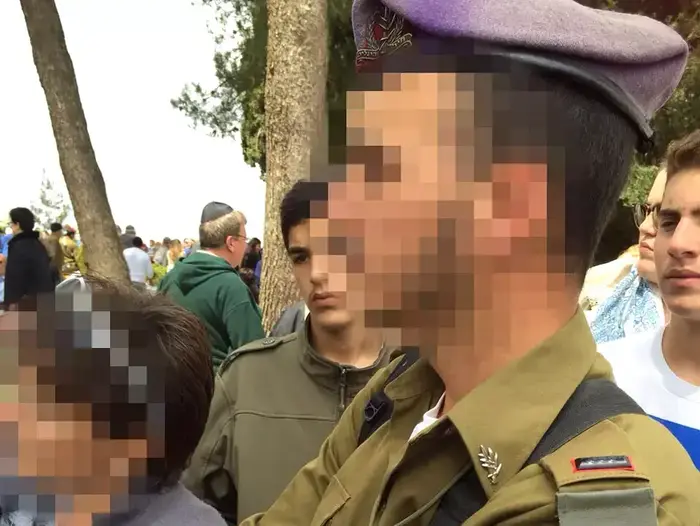 רכבו של קצין חרדי שהותקף לאחר שהגיע לביקור במאה שערים, 24 באפריל 2015 (מערכת וואלה! NEWS) רכבו של קצין חרדי שהותקף לאחר שהגיע לביקור במאה שערים, 24 באפריל 2015 (מערכת וואלה! NEWS)