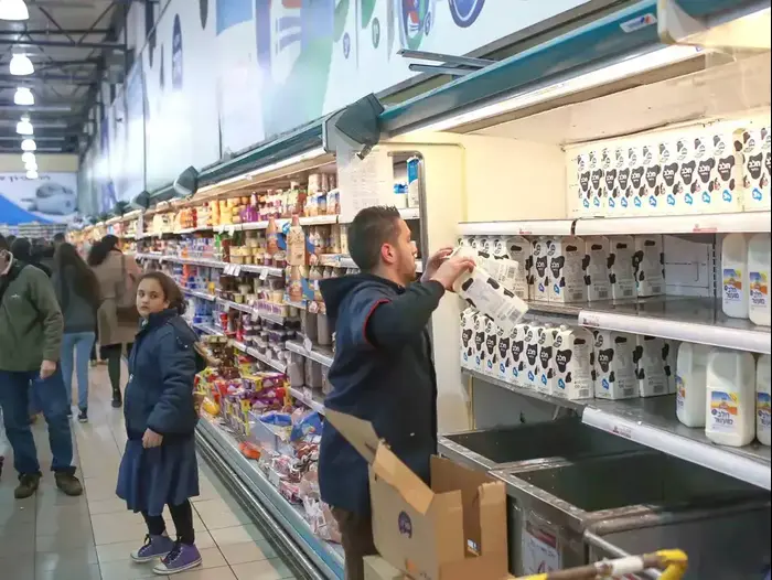 אילוסטרציה: קניות (נועם מושקוביץ) אילוסטרציה: קניות (נועם מושקוביץ)