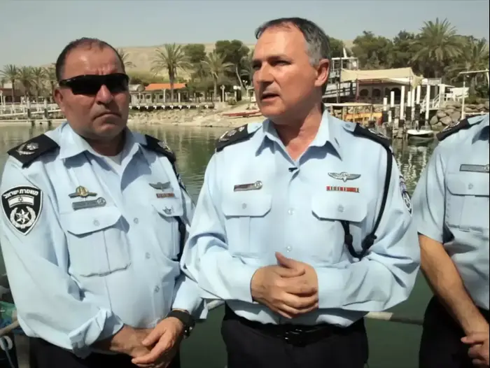השוטר שתועד מכה חייל בחולון יפוטר (יח"צ) השוטר שתועד מכה חייל בחולון יפוטר (יח"צ)