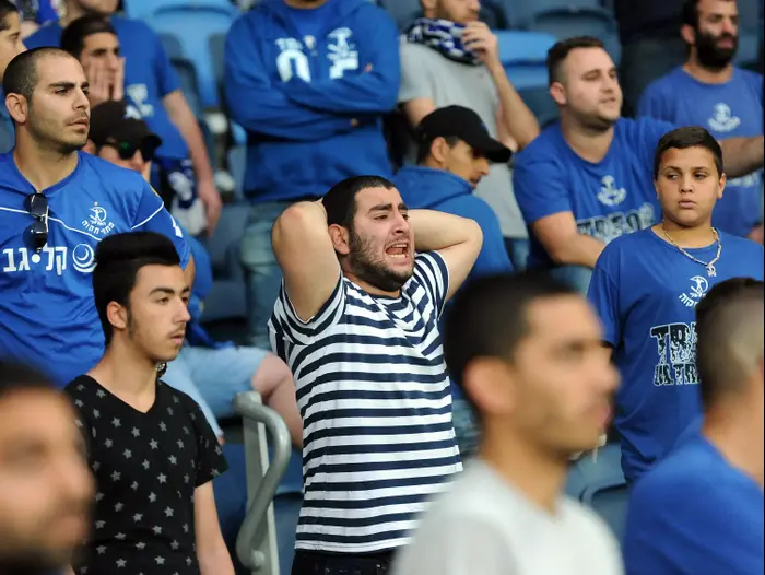 אוהדי הפועל פתח תקוה מתוסכלים (ברני ארדוב) אוהדי הפועל פתח תקוה מתוסכלים (ברני ארדוב)