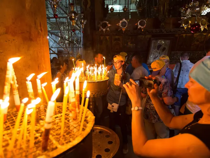 כתבה של אבי יששכרוף וזיו קורן על החיים בבית לחם (מערכת וואלה! NEWS , זיו קורן) כתבה של אבי יששכרוף וזיו קורן על החיים בבית לחם (מערכת וואלה! NEWS , זיו קורן)
