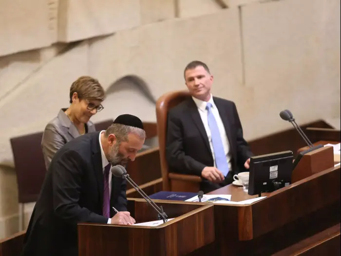 אריה דרעי בהשבעת הממשלה ה-34, מאי 2015 (נועם מושקוביץ) אריה דרעי בהשבעת הממשלה ה-34, מאי 2015 (נועם מושקוביץ)