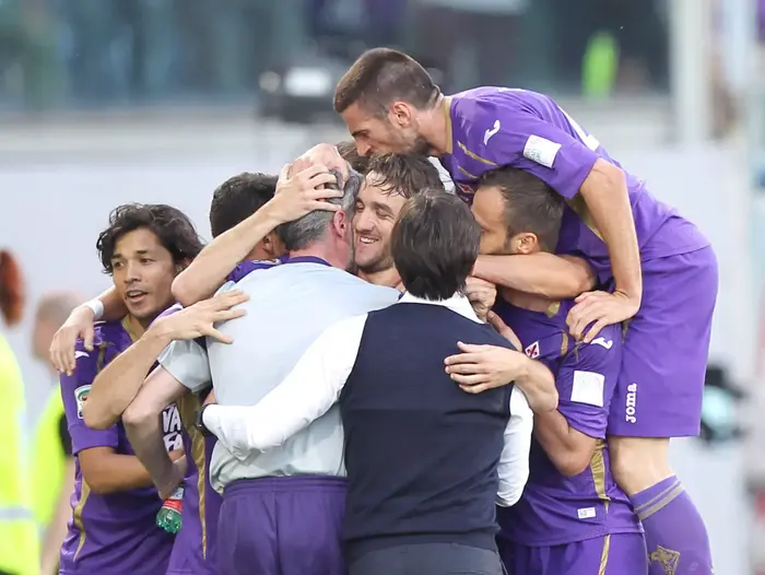 שחקני פיורנטינה חוגגים (GettyImages) שחקני פיורנטינה חוגגים (GettyImages)