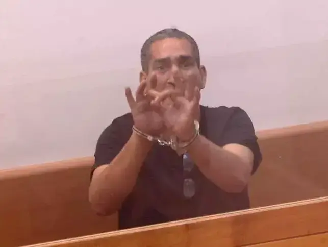אייבי אברג'יל, חשוד בפרשת 512, בימ"ש השלום ראשון לציון, מאי 2015 (פול צלמים , מוטי קמחי) אייבי אברג'יל, חשוד בפרשת 512, בימ"ש השלום ראשון לציון, מאי 2015 (פול צלמים , מוטי קמחי)